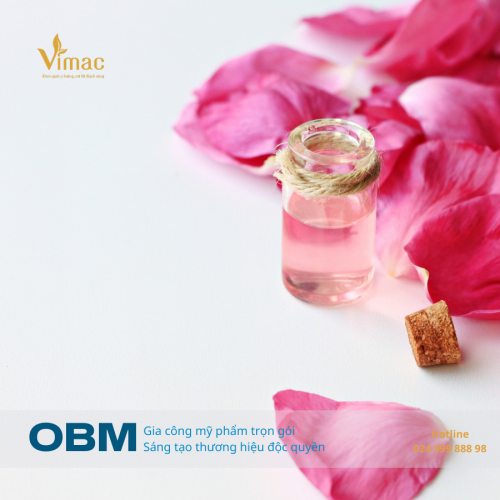 Nước hoa hồng là gì? Nước hoa hồng dùng để làm gì? Những lưu ý khi sử dụng nước hoa hồng