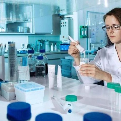 DƯỢC MỸ PHẨM LÀ GÌ? PHÂN BIỆT DƯỢC MỸ PHẨM VÀ HÓA MỸ PHẨM 
