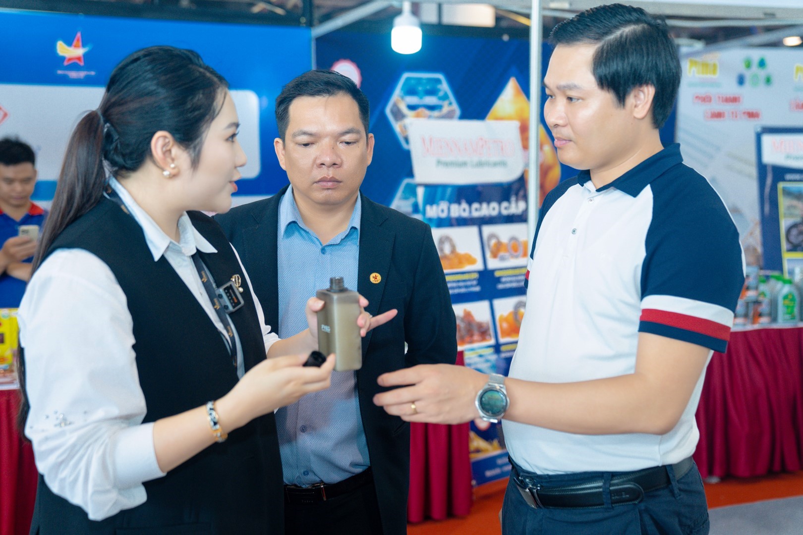 Lắng nghe chia sẻ của các doanh nghiệp khác
