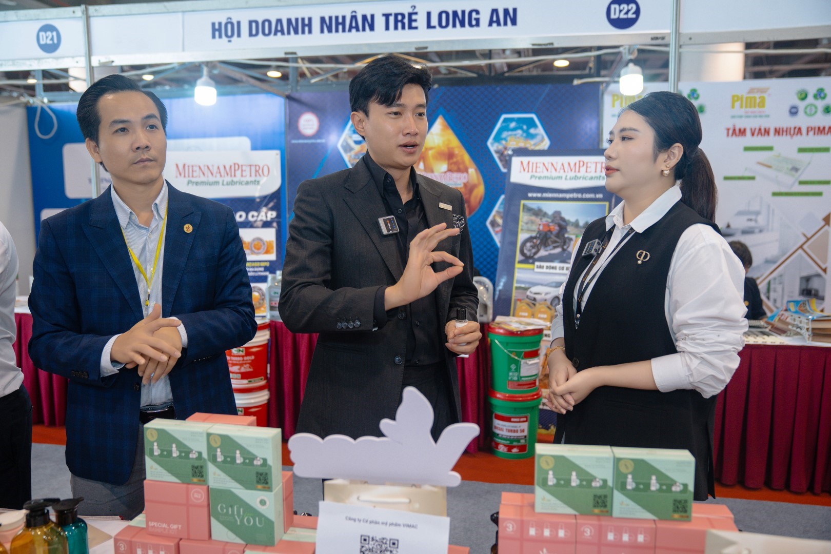 Diễn viên Quốc Trường đồng hành cùng VIMACCOS